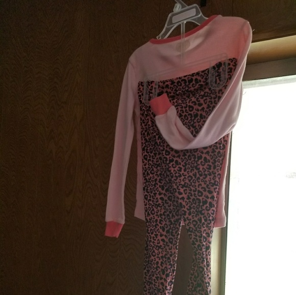 Clothes - Picture 2 of 3